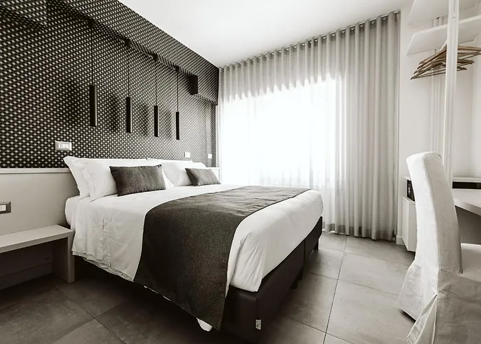 Lumas Bed & Breakfast 4*