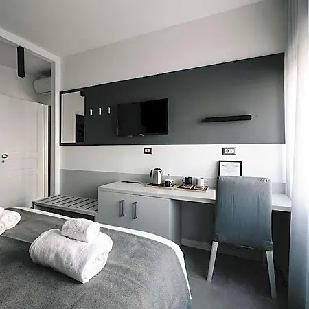 Lumas Bed & Breakfast 4*