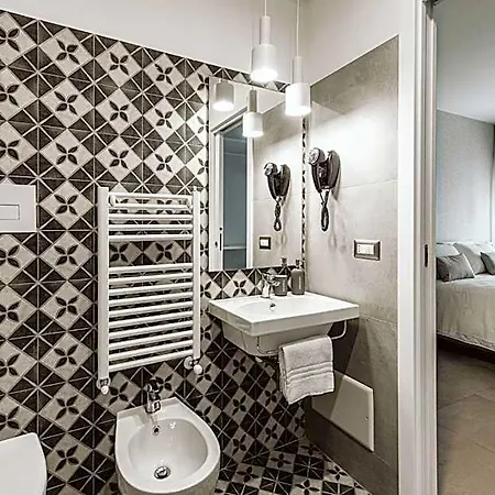 Lumas Bed & Breakfast 4*